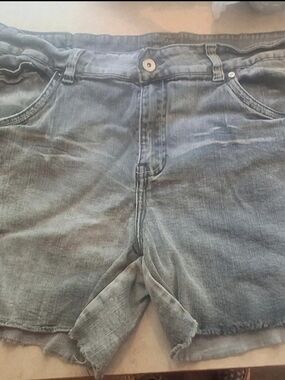 Women’s Washed Blue Jean Shorts